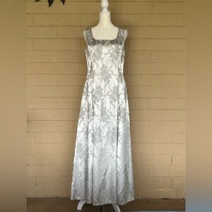 Scott McClintock silver metallic formal/ Prom/ bridesmaid/ wedding dress Vtg. 10
